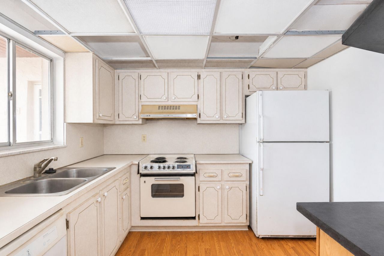 2601 Boundbrook Boulevard, Unit 205, Palm Springs, FL 33406 Photo