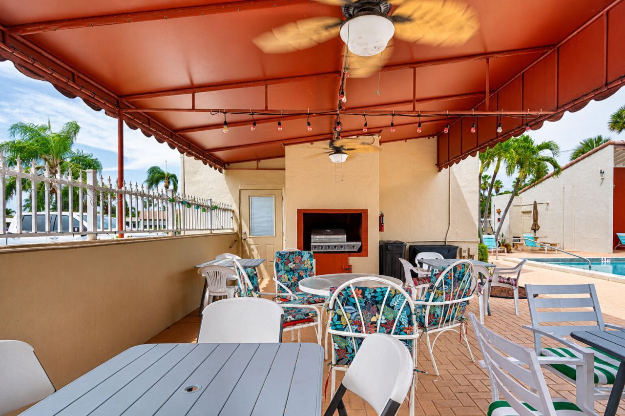 2601 Boundbrook Boulevard, Unit 205, Palm Springs, FL 33406 Photo