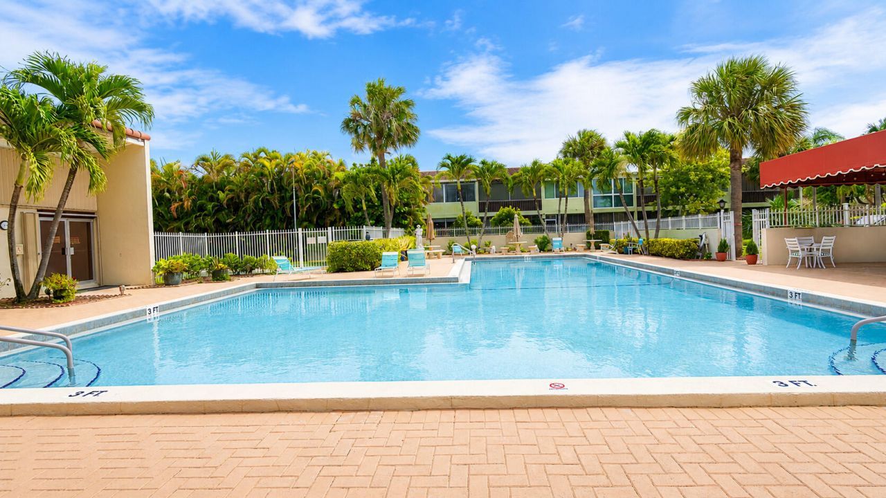 2601 Boundbrook Boulevard, Unit 205, Palm Springs, FL 33406 Photo