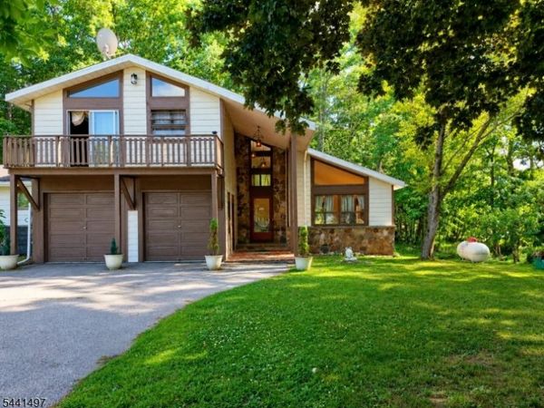 365 Lake Shore South, Montague, NJ 07827