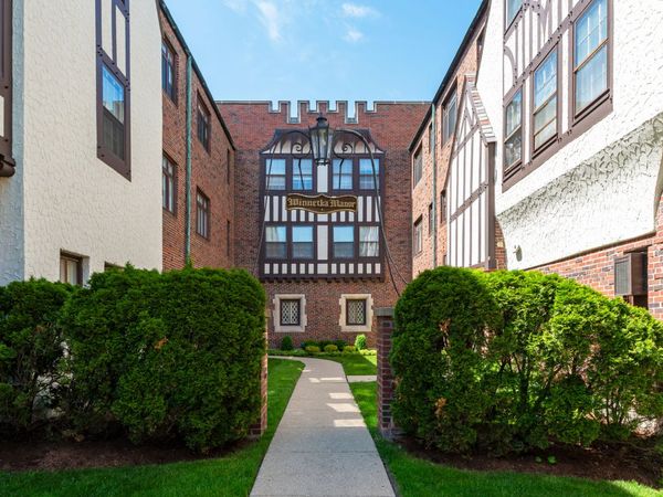 1101 Merrill Street , Unit M1, Winnetka, IL 60093