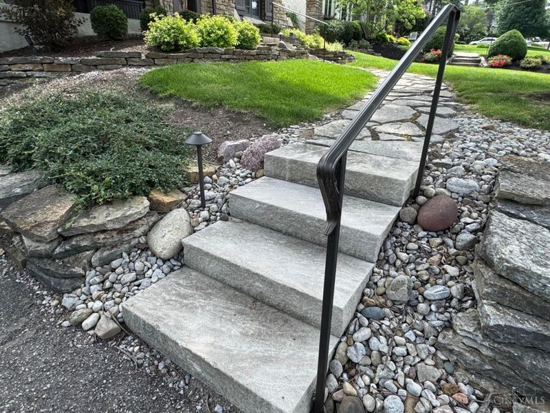 806 Mannington Avenue, Cincinnati, OH 45226 Photo 2