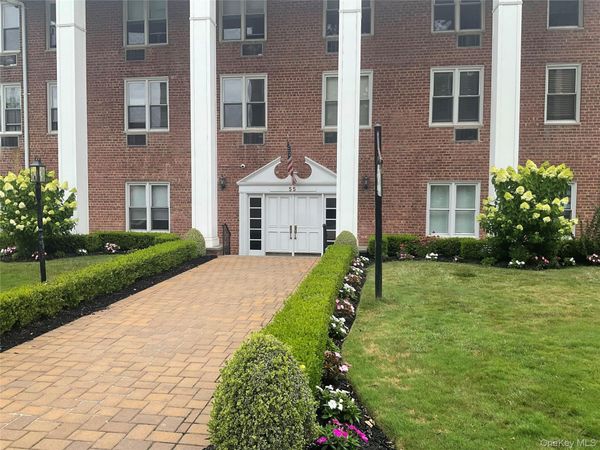 55 Lenox Road , Unit 3X, Rockville Centre, NY 11570