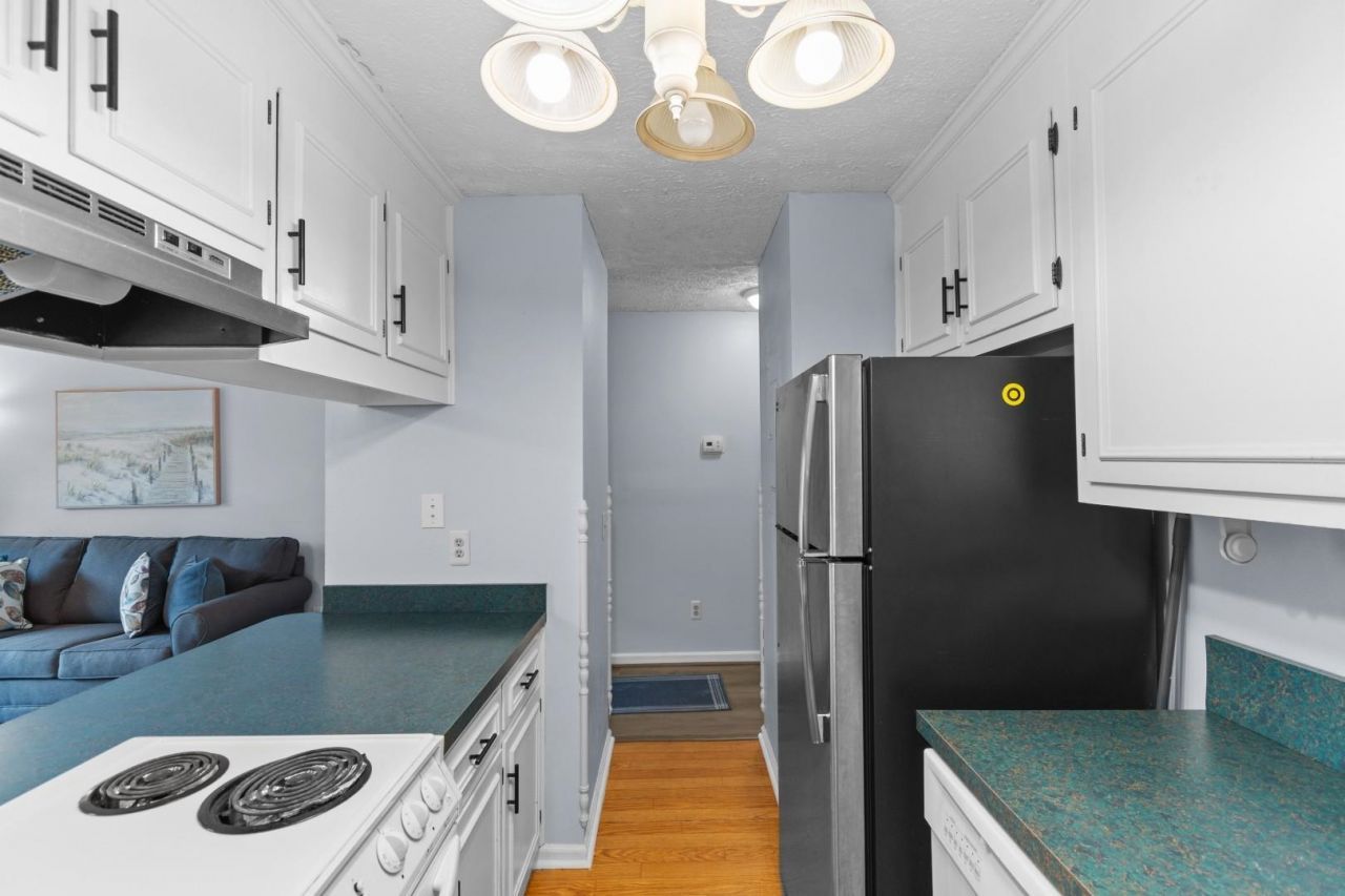 200 Maison Dr.  Photo 6