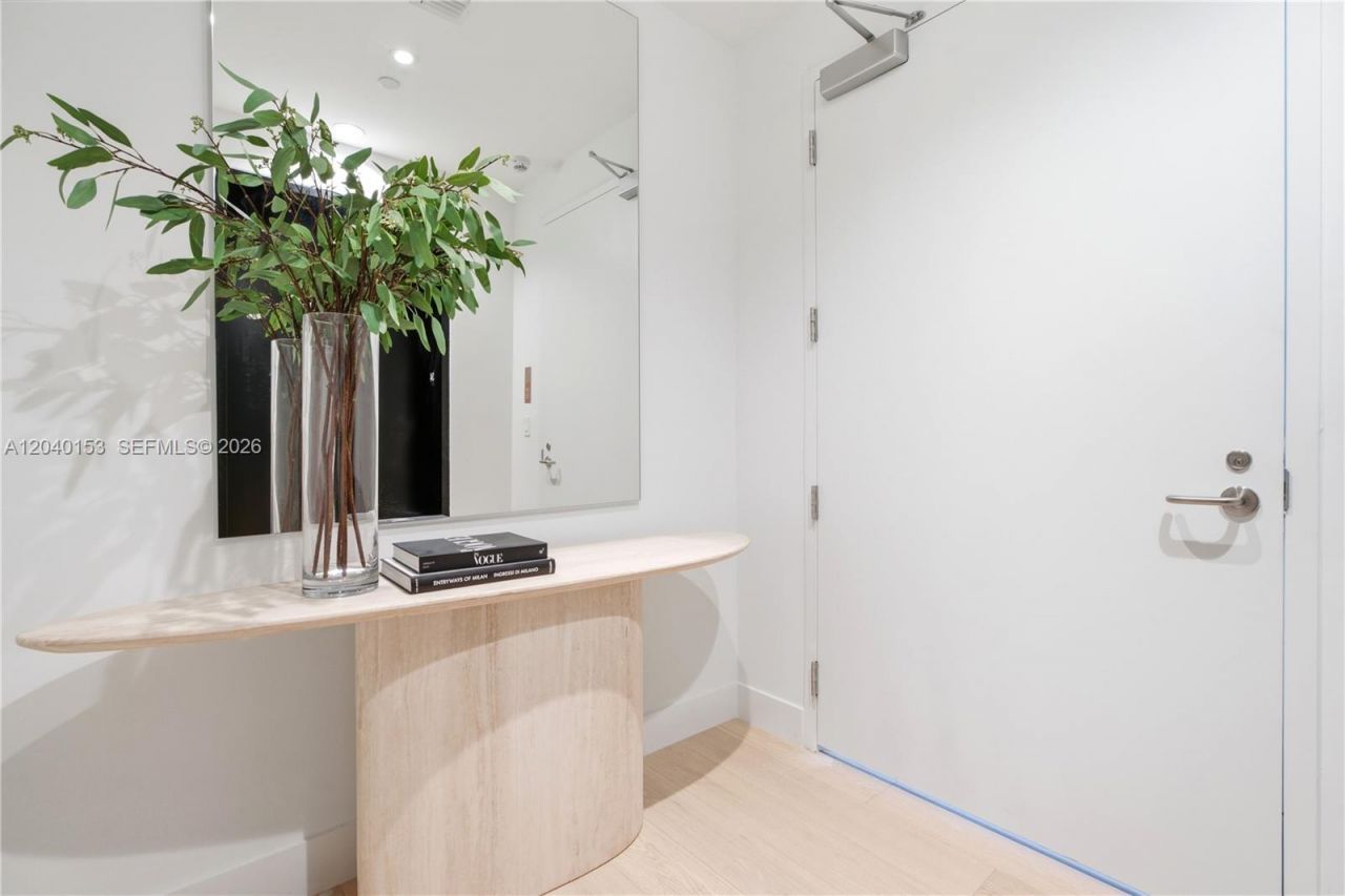 175 SE 25th. , Unit 3401/3402, Miami, FL 33129 Photo