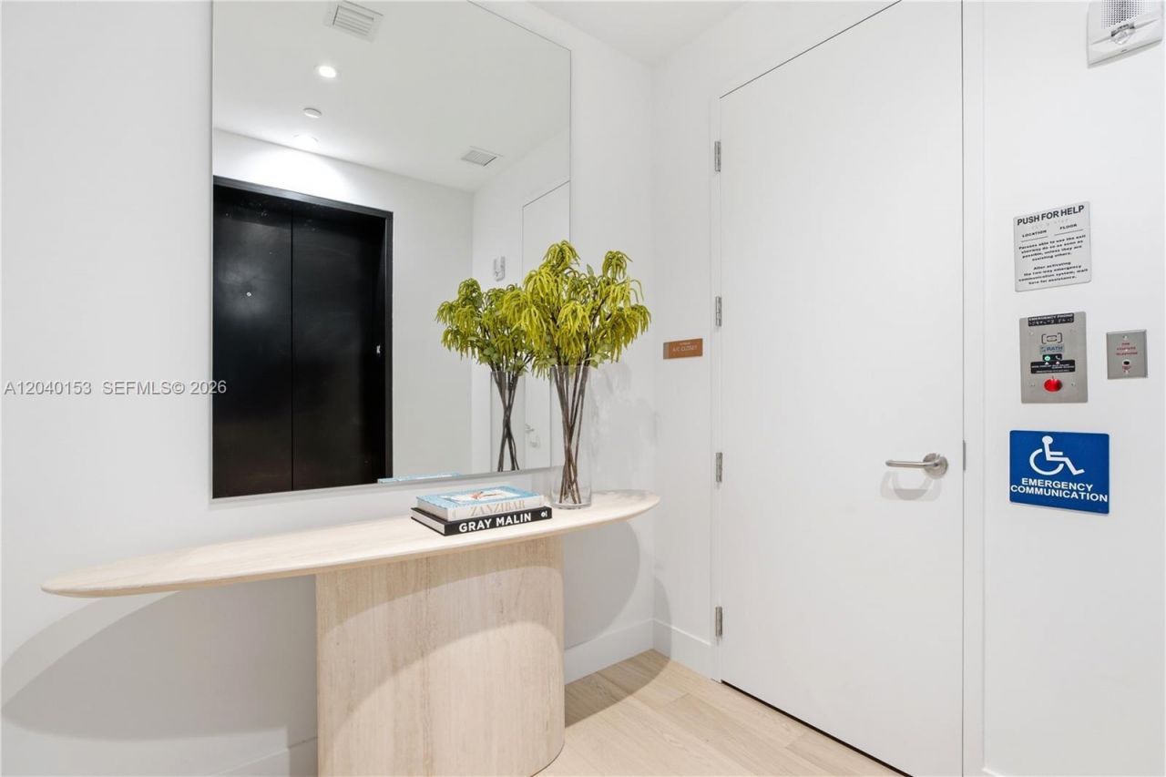 175 SE 25th. , Unit 3401/3402, Miami, FL 33129 Photo