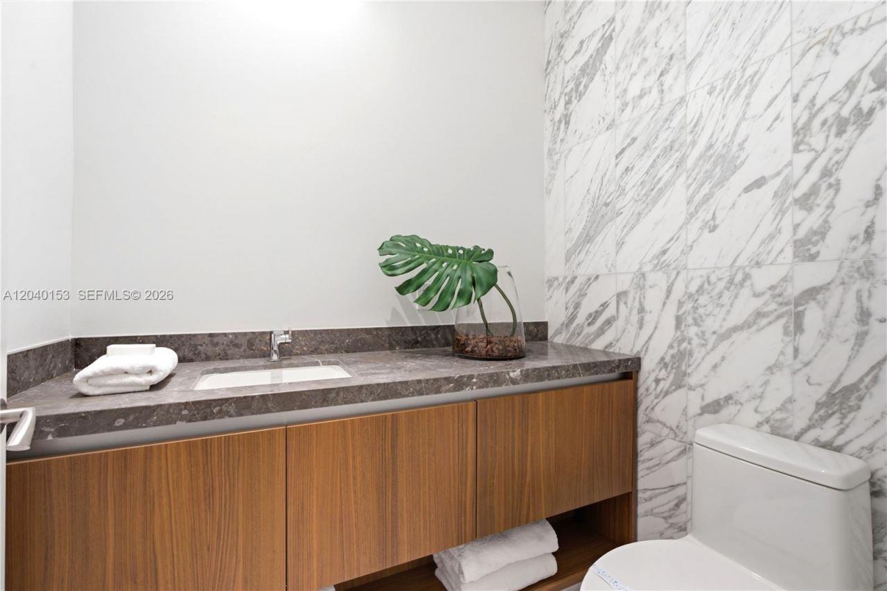 175 SE 25th. , Unit 3401/3402, Miami, FL 33129 Photo