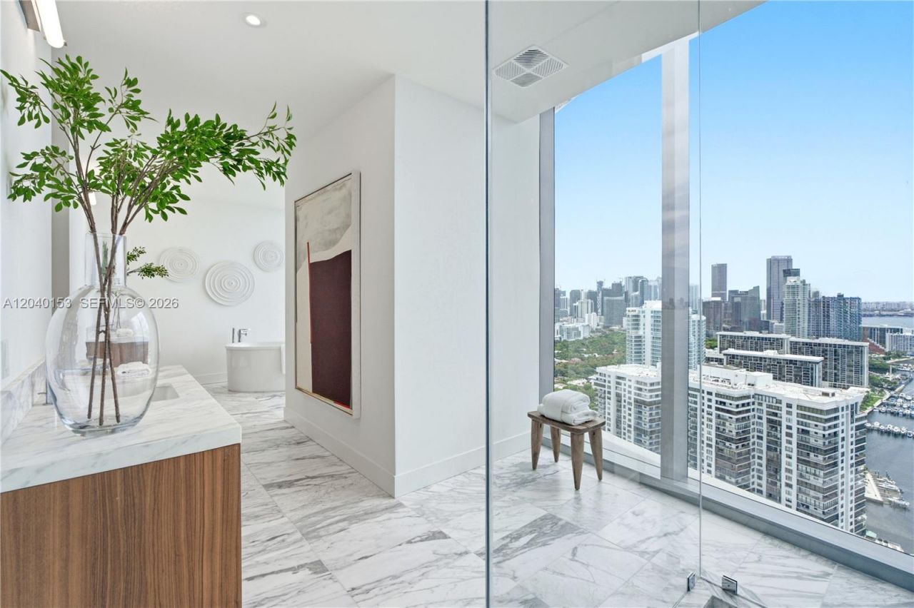 175 SE 25th. , Unit 3401/3402, Miami, FL 33129 Photo