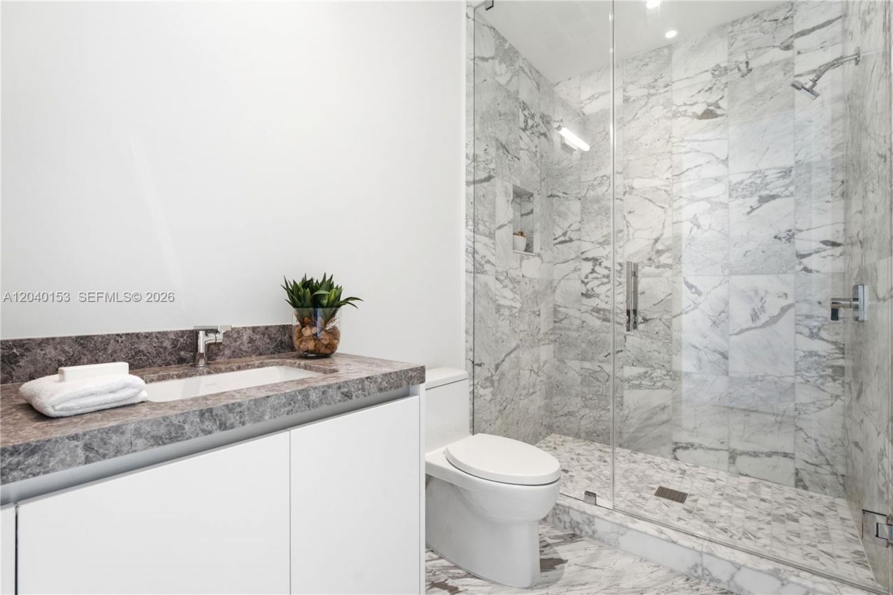 175 SE 25th. , Unit 3401/3402, Miami, FL 33129 Photo