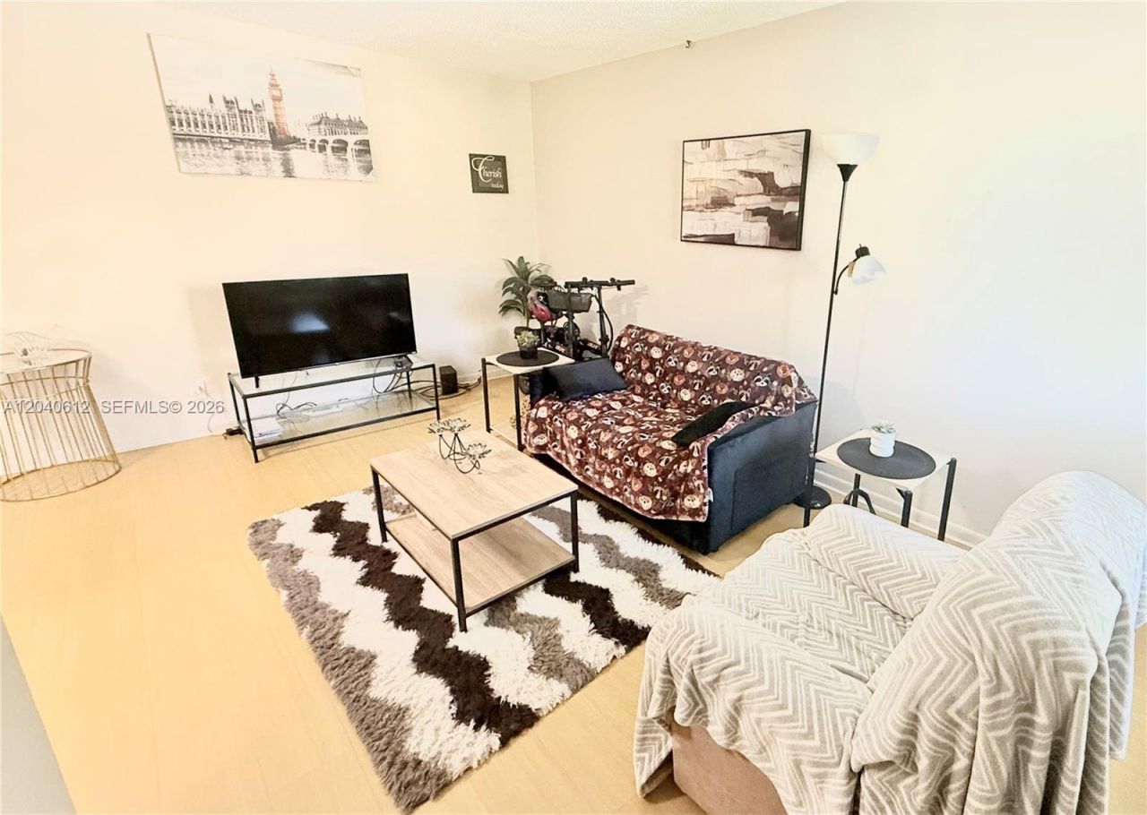 2145 Pierce St, Unit 206, Hollywood, FL 33020 Photo