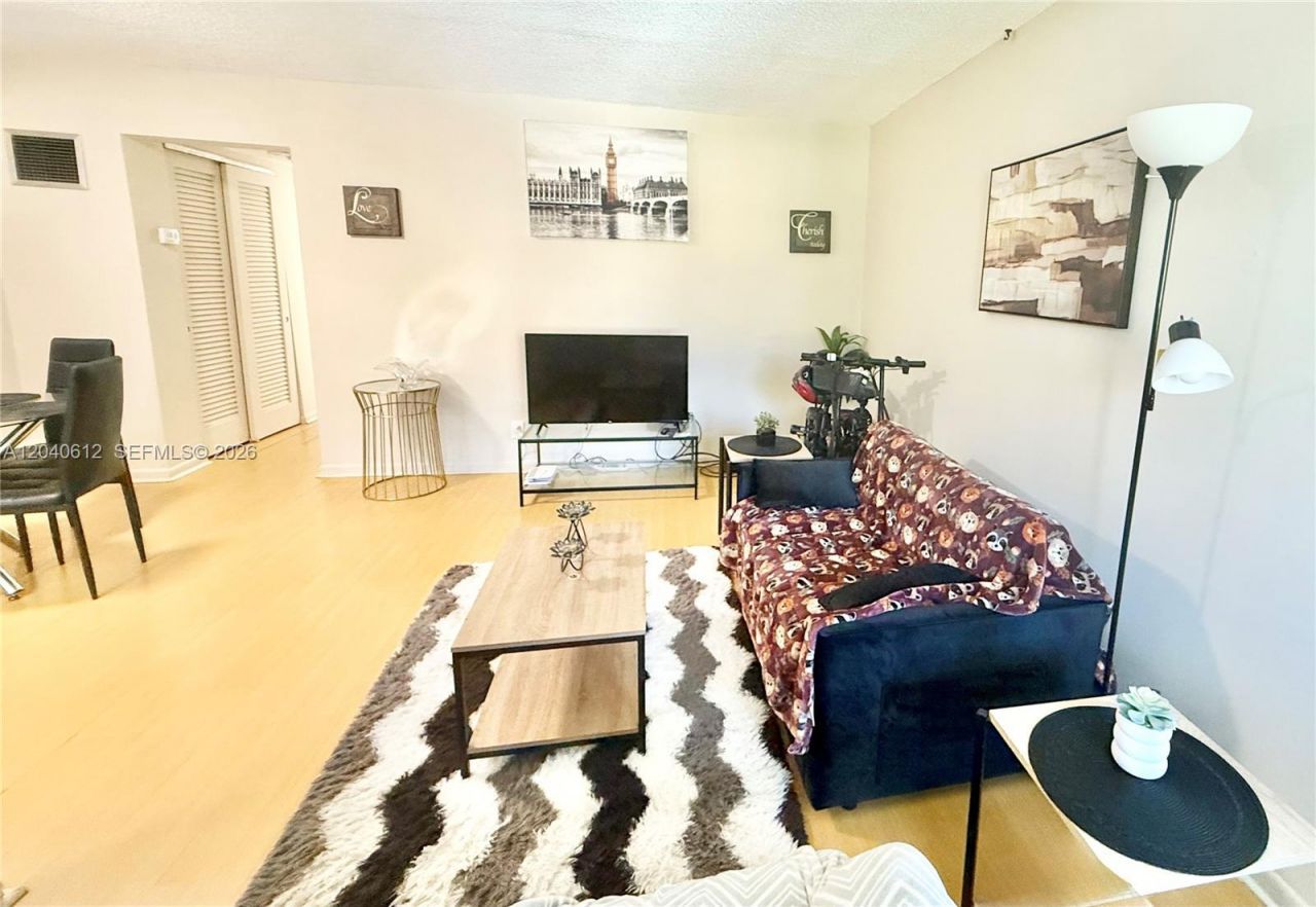2145 Pierce St, Unit 206, Hollywood, FL 33020 Photo