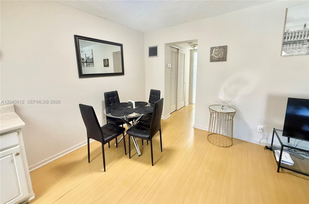 2145 Pierce St, Unit 206, Hollywood, FL 33020 Photo
