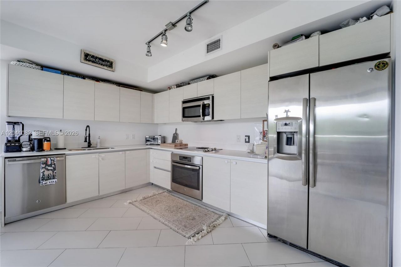4250 Biscayne Blvd , Unit 301, Miami, FL 33137 Photo