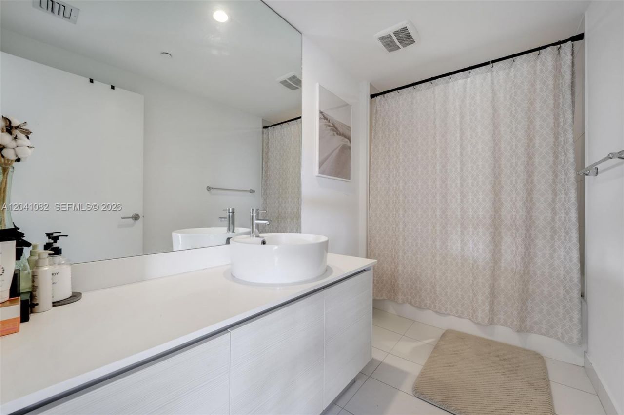4250 Biscayne Blvd , Unit 301, Miami, FL 33137 Photo