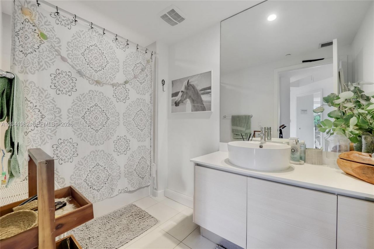 4250 Biscayne Blvd , Unit 301, Miami, FL 33137 Photo