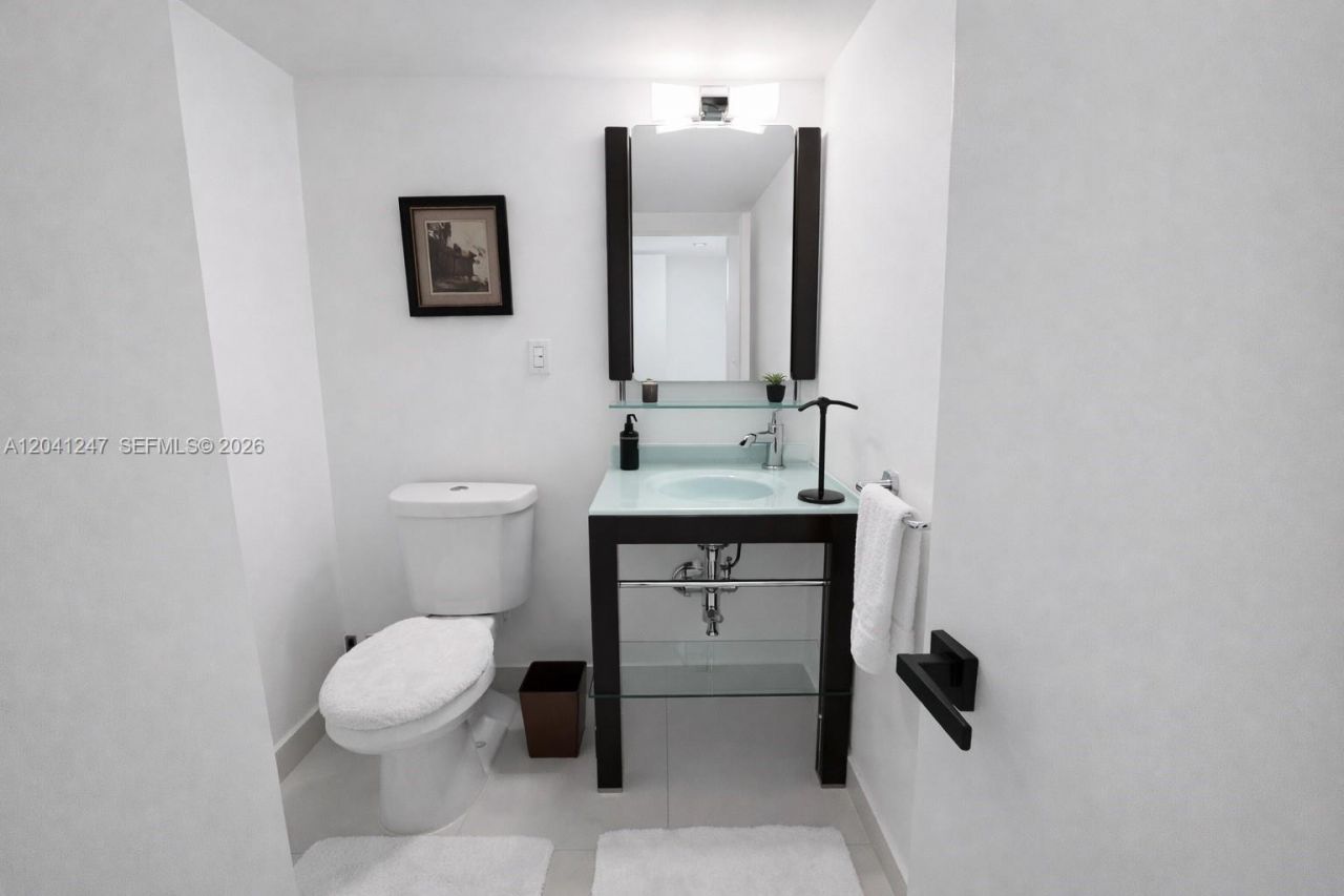 19380 Collins Ave, Unit 307, Sunny Isles Beach, FL 33160 Photo
