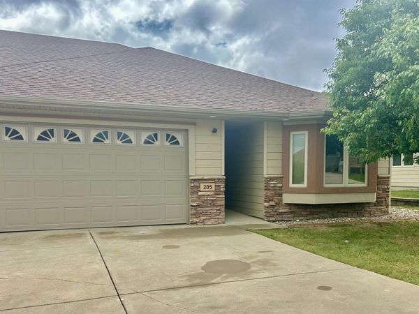 205 ENCHANTMENT RD, Rapid City, SD 57701
