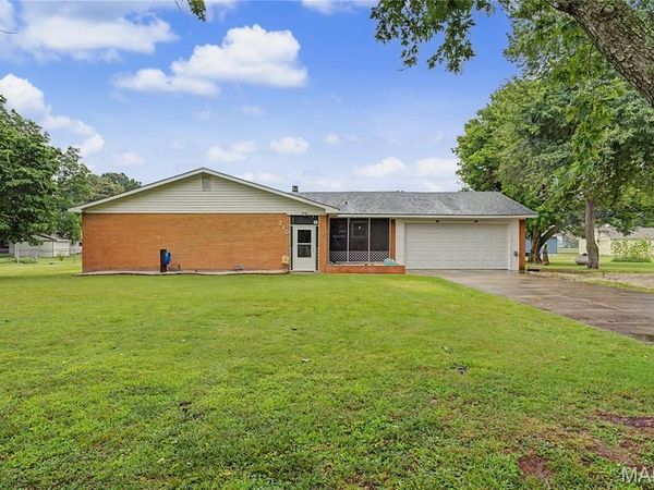 210 Sherrie Drive, Sikeston, MO 63801