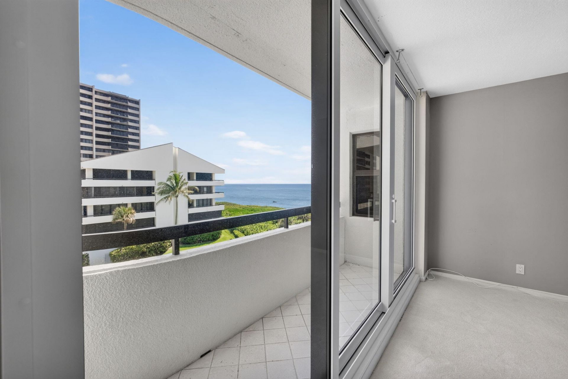 4000 N Ocean Drive, Unit 403, Singer Island, FL 33404 Photo