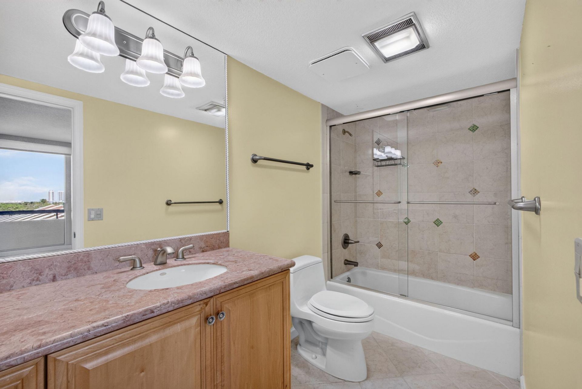 4000 N Ocean Drive, Unit 403, Singer Island, FL 33404 Photo