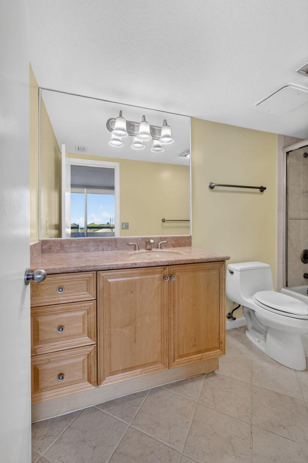 4000 N Ocean Drive, Unit 403, Singer Island, FL 33404 Photo