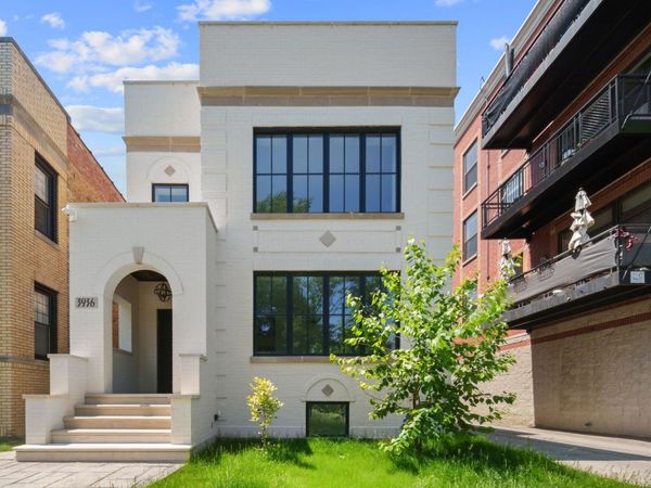 3936 N Claremont Avenue, Chicago, IL 60618