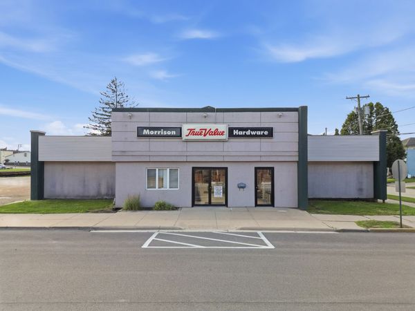 104 S Genesee Street, Morrison, IL 61270