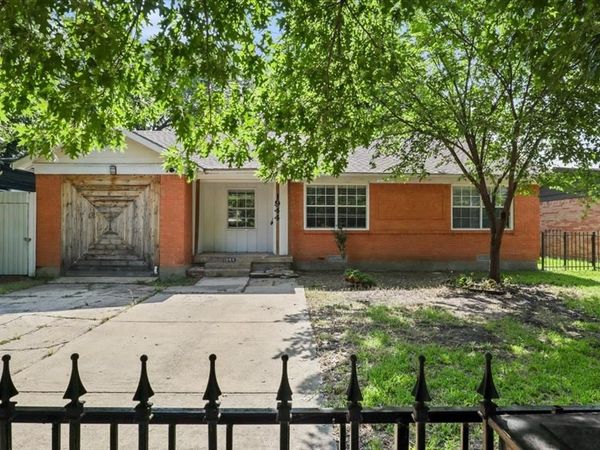 1944 Alhambra Street , Dallas, TX 75217