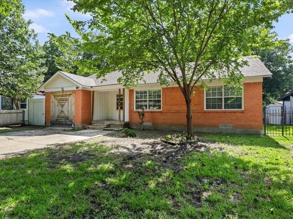 1944 Alhambra Street , Dallas, TX 75217
