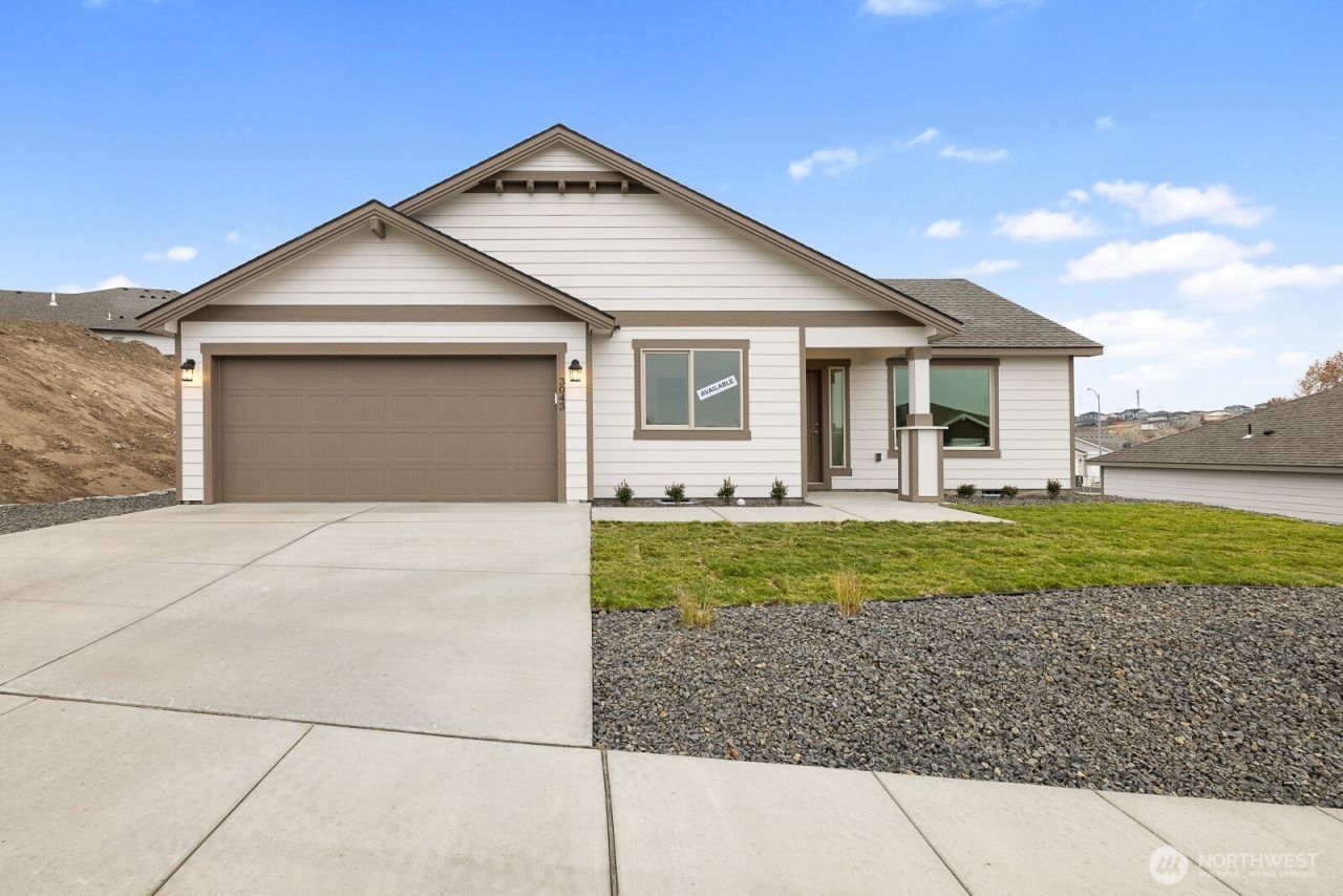 4255 W Bufflehead Boulevard, Moses Lake, WA 98837 Main Photo
