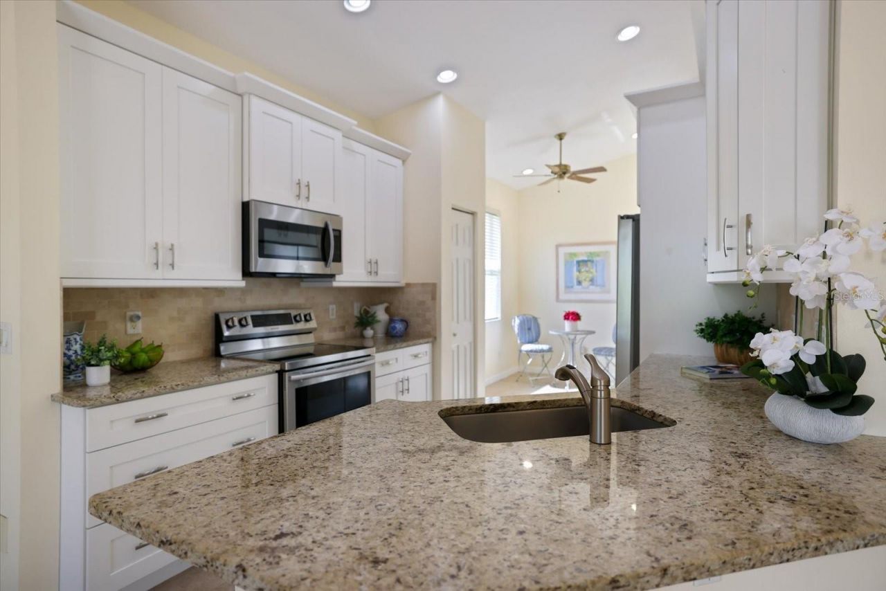 4211 64th Avenue E, Sarasota, FL 34243 Photo