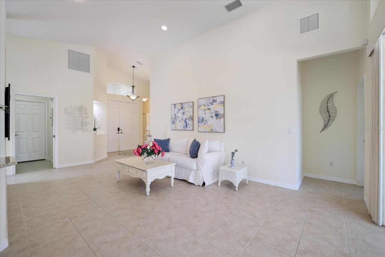 4211 64th Avenue E, Sarasota, FL 34243 Photo