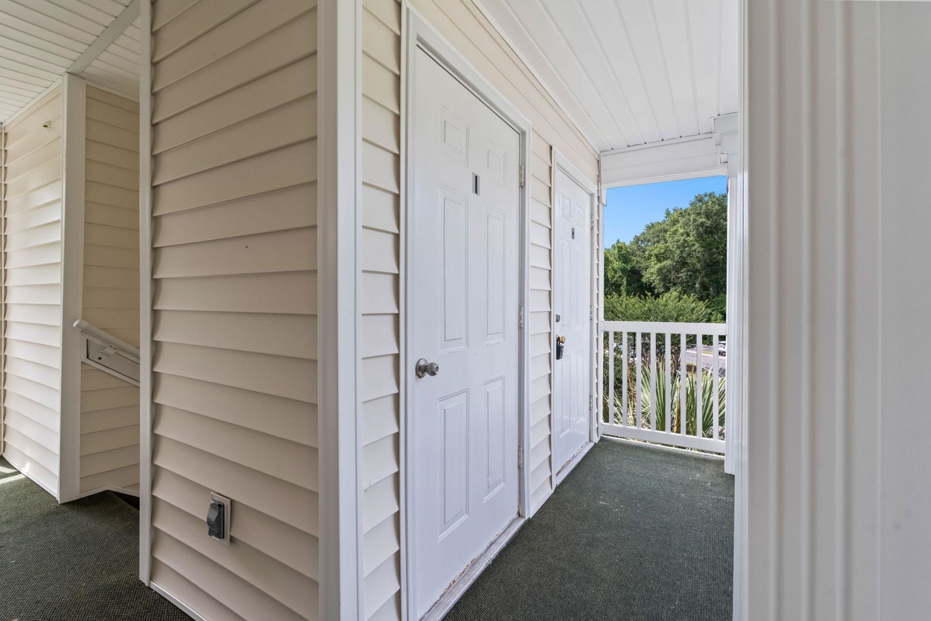 615 Tupelo Ln. Photo 31