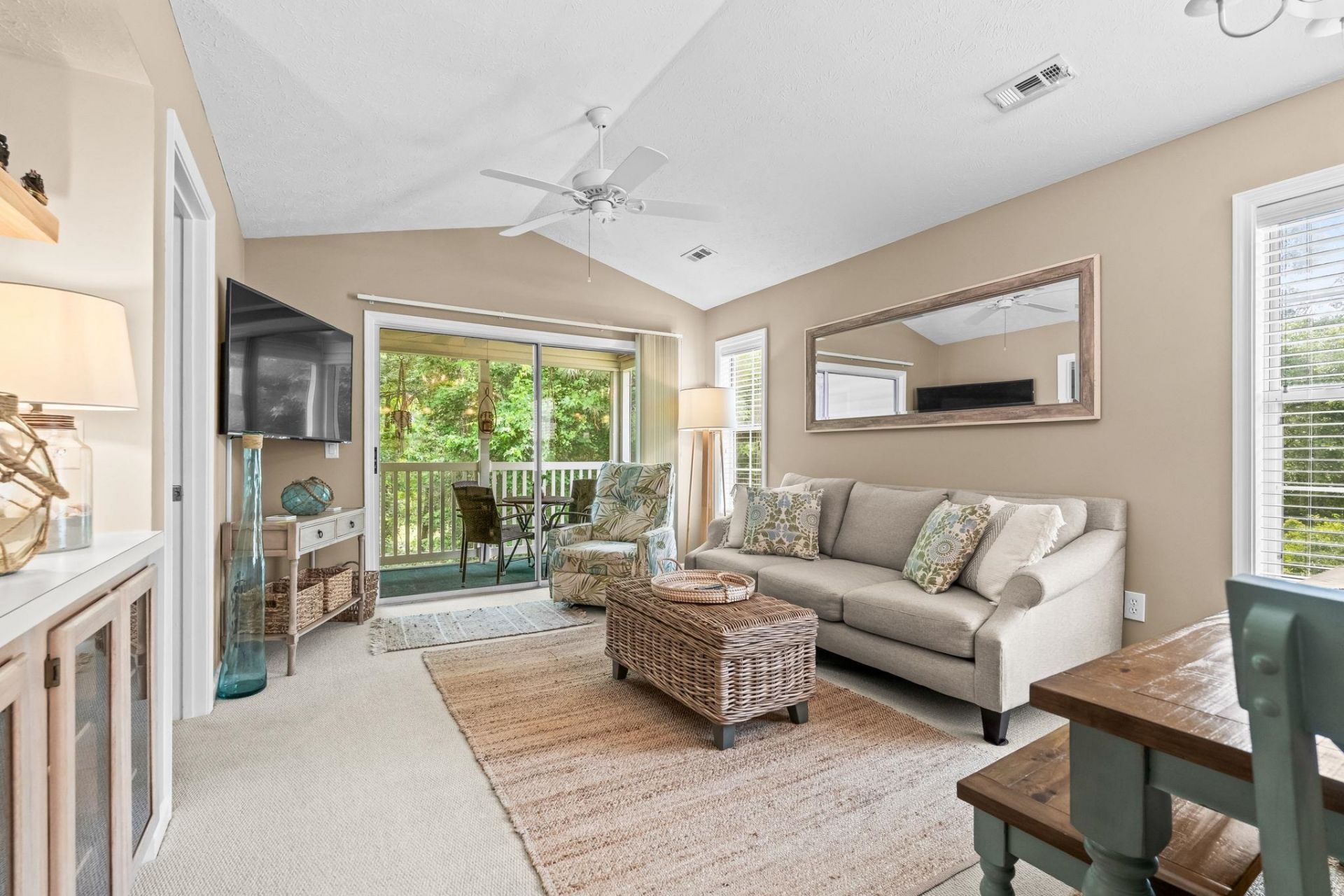 615 Tupelo Ln. Photo 6