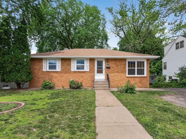 725 49th Avenue NE, Columbia Heights, MN 55421