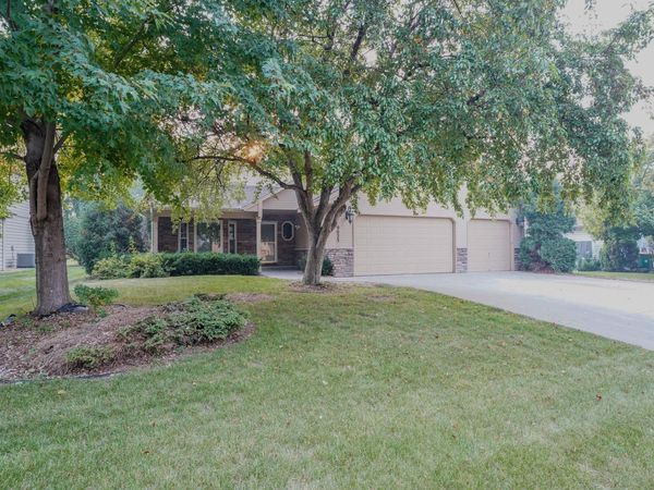 9023 Nantwick Ridge, Brooklyn Park, MN 55443