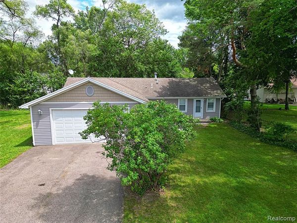 19554 Farmington Road, Livonia, Mi 48152