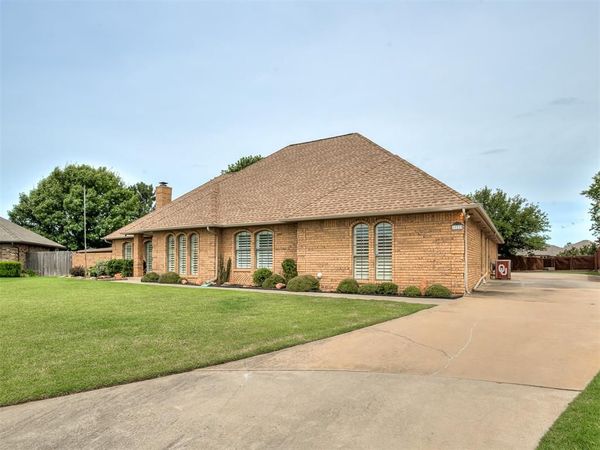 11213 Kingsgate Drive, Achille, OK 73170