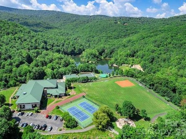 109 Laurel Lane , Beech Mountain, NC 28604