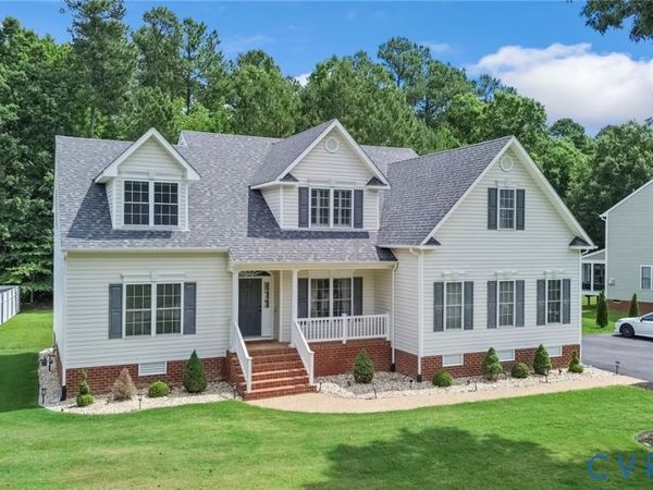 518 Greymont Lane , Chester, VA 23836