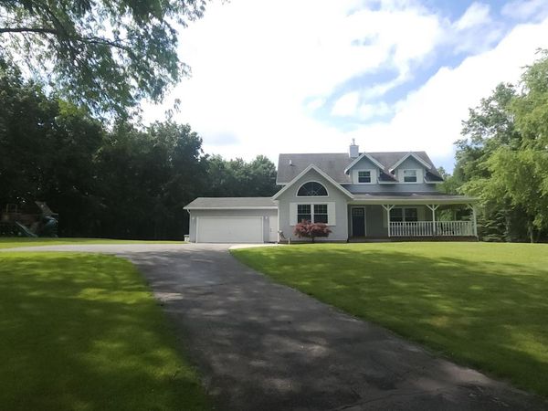 9390 76th Street SE, Alto, MI 49302