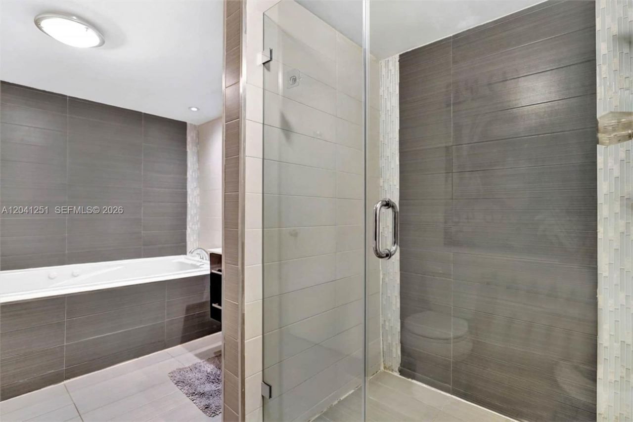 1717 N Bayshore Dr, Unit D-3931, Miami, FL 33132 Photo