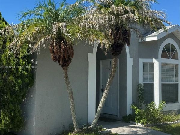 2399 Harbor Town Drive , Kissimmee, FL 34744