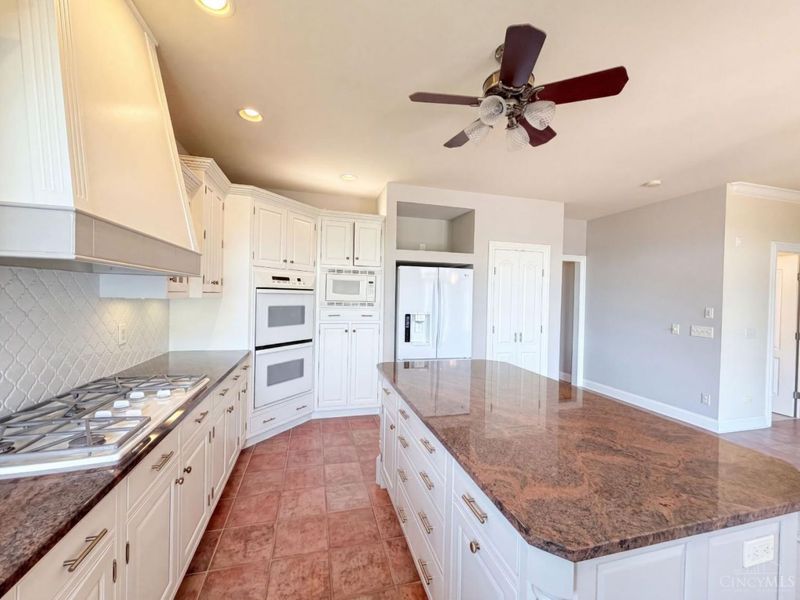 7087 Bridgetown Road, Green Township, OH 45248 Photo 8