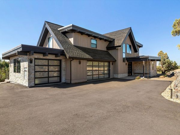 15598 SW Caballo Court, Powell Butte, OR 97753