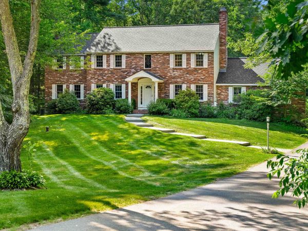 54 Crestwood Drive, Hollis, NH 03049