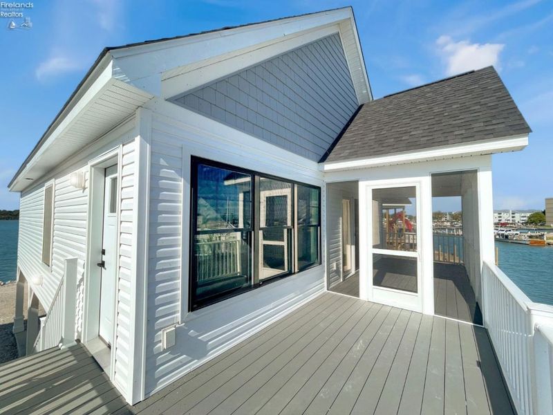 545 W Lakeshore Drive, Unit 35, Port Clinton, OH 43452 Photo 3