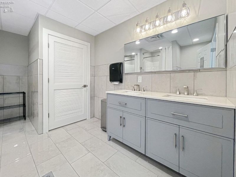 545 W Lakeshore Drive, Unit 35, Port Clinton, OH 43452 Photo 40