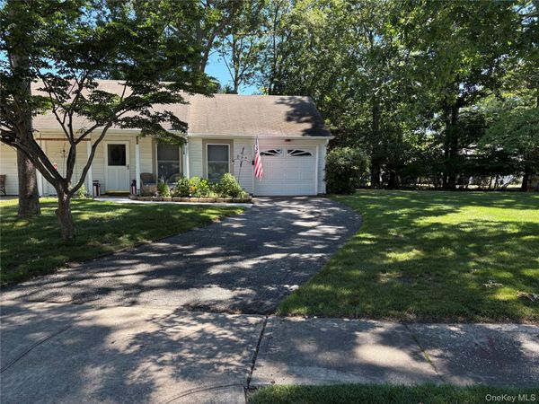 152B Laurance Lane, Ridge, NY 11961