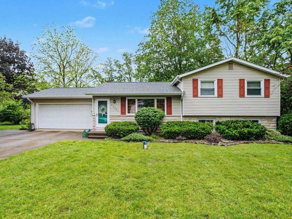 52685 Bamford Drive, South Bend, IN 46637